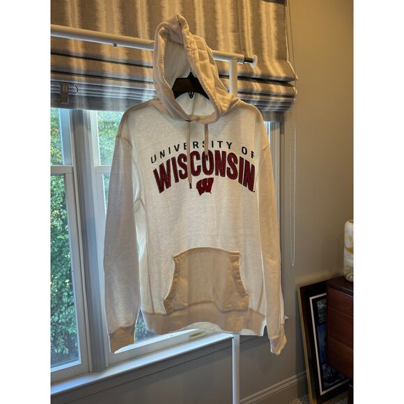 White WISCONSIN BADGERS HOODED SWEATSHIRT
League Collegiate
Large
MSRP $65 - Picture 2 of 5